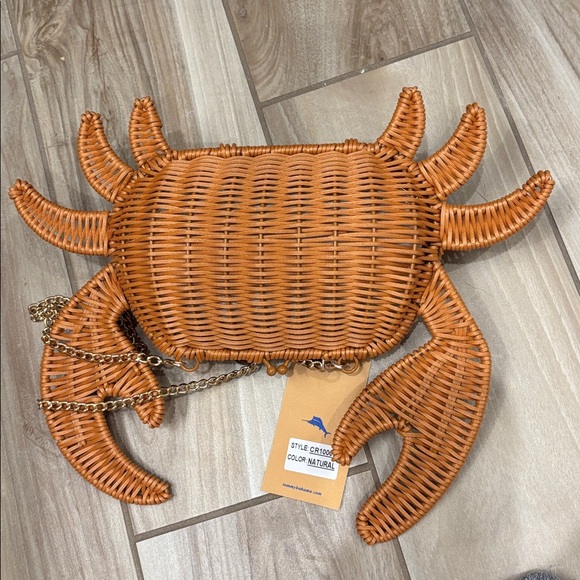 NWT Tommy Bahama woven Crab-Shaped Wicker Handbag